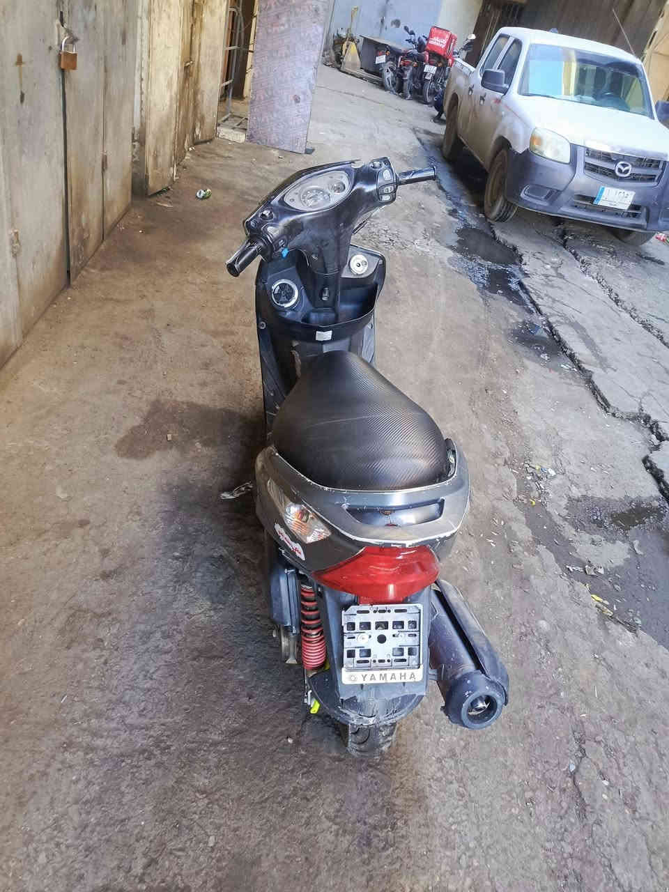 السلام عليكم شباب ثعلب للبيع دراجه حلوه كهربائيات شغاله سلف شغال 58 ماكينتها مكانيد مكان 400 بيها مجال***********
