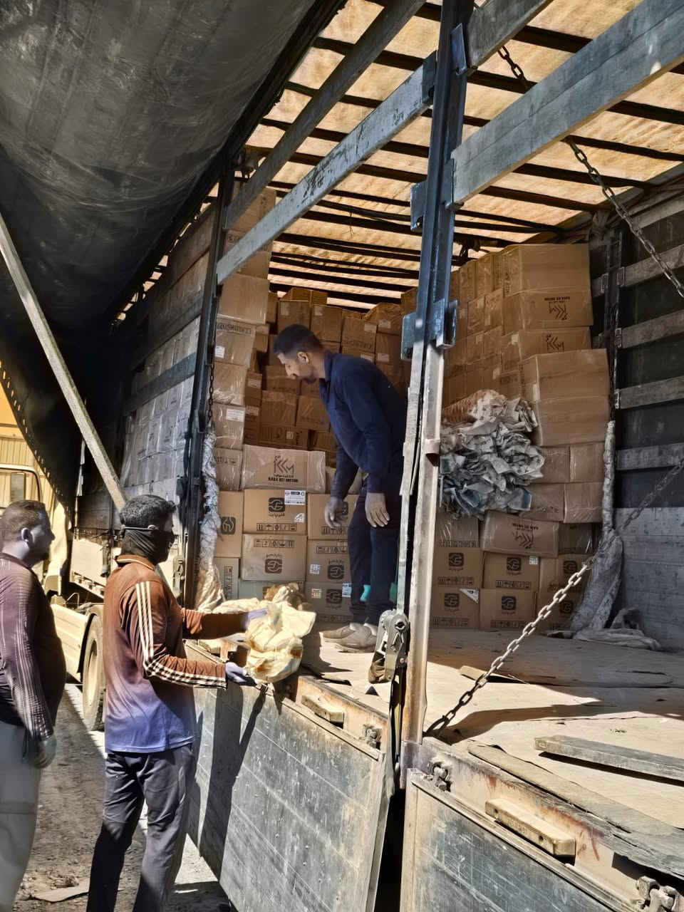 السلام عليكم 🫡 متابعينا الكرام
نعتذر عن الانقطاع وذالك بسبب انتضار المواد ☺️

بفضل من الله تم وصول حاويات عدد 4 من ايران تم وصول 

جميع قطع الغيار الايراني👉😉

لدى شركة سنتر الاصفر لتجارة الادوات الاحتياطية الصينية والايرانية

وصلنا جميع الكشر لكل سيارات الايرانيه 

#سايبا_طيبه_سمند_بارص_روى_لميس

#ابواب_جميع_السيارات_الايرانيه_جميع_الالوان 

#بنيد__سمند__بارص__لميس__روى__طيبه__سايبا_جيلاكس
👆👆👆👆جميع الأوان متوفره 👆👆⚪️ 🟠 🟡

#الشبابيك

#شباك_سايبا_اصفر_سايبا_ابيض_سايبا_عمبه__سايبا_سبورت

#شباك_لميس__اصفر___لميس_ابيض 

#شباك_سمند_اصفر__سمند_ابيض__سمند_اسود 

صندوق سمند قديم اصفر 🟡 صندوق سمند قديم ابيض ⚪️

صندوق سمند حديث ابيض⚪️ صندوق سمند حديث اصفر🟡

صندوق لميس اصفر🟡 صندوق لميس ابيض ⚪️

صندوق بارص اصفر🟡 صندوق بارص ابيض ⚪️

صندوق بارص عمبه 🟠

صندوق طيبه اصفر 🟡 صندوق طيبه ابيض ⚪️

صندوق سايبا ابيض ⚪️ صندوق سايبا اصفر 🟡

صندوق سايبا عمبه🟠 صندوق سايبا اساس ⚫️

شباك منغولي اصفر🟡 شباك منغولي ابيض⚪️

شباك روى ابيض⚪️ شباك روى اصفر🟡

شباك سمند سورن اصفر🟡 شباك سمند سورن ابيض⚪️

شباك سمند سومر ابيض⚪️ شباك سمند سومر اصفر🟡

#الدعاميات_لجميع_السيارات_الايراني_كل_الاوان_متوفره👇

                #الدعاميات___امامي____خلفي👇👇👇👇

دعاميه سايبا عميه امامي⚫️ دعاميه سايبا ام الاشاره امامي⚫️
                     ⚫️دعاميه خلفيه سايبا⚫️

دعاميه لميس اصفر🟡 دعاميه لميس ابيض⚪️
 
دعاميه سمند ابيض⚪️ دعاميه سمند اصفر + ليموني🟡🟡

دعاميه بارص اصفر🟡 دعاميه بارص ابيض⚪️ دعاميه بارص عمبه🟠 دعاميه روى⚫️⚫️⚫️

وصلنا جميع الكهربائيات لكل السيارات الايرانيه 

#كيجات__سمند__بارص__سايباحديث__سايباقديم___طيبه 

وصلنا جميع الضفاير لكل السيارات الايرانيه 

#ضفيره_سمند__ضفير_بارص_ضفيره_سايبا_حديث_ضفيره_سايبا_قديم_ضفيره_مروحه_سمند_بارص

#ضفيره_تبريد_سايبا_حديث_قديم__داخليه___خارجيه 

سطاب اكسل امامي سايبا___ ايسر + ايمن 🫰

سطاب اكسل امامي طيبه __ايمن+ايسر 🫰

قبغ ولفات سمند بارص الايساكو الاصلي  الحديد 🫰

قبغ ولفات سمند بارص إيراني 🫰

أوقات دوام الشركه من ساعه السابعه صباحأ🕖
إلى الساعه الرابعه عصراً 🕓

للحجز والاستفسار عبر الأرقام التأليه 👇👇👇

☎️ *********** 📞 ابويوسف متوفر واتساب 

☎️ *********** 📞 ابوحسن متوفر واتساب
