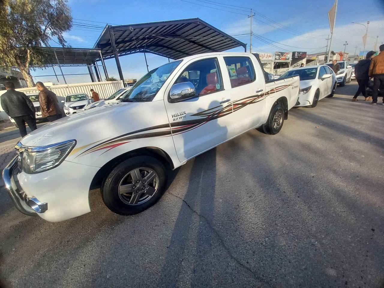 السلام عليكم هايلوكس موديل ١٥ كير اوتو رقم سلمانيه شاصي ١٢ دفتر بنزين موجود سعر ٢١٥ وبيها مجال  مكاني كركوك  رقم ***********
