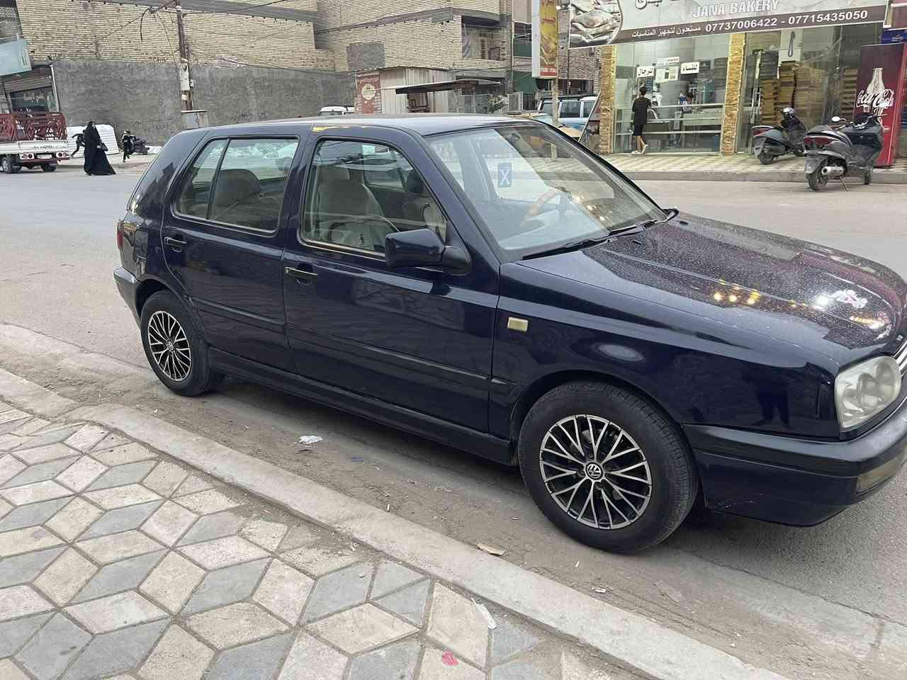 سيارة كولف مديل 1995 بغداد رقم الاماني سنويه ما صاقطه مصبوغه عام السياره مكينة خير من الله ولكير بي مرات تاخير تبريد شغال بس بي خلل عنوان السياره بغداد الشعب حي البساتين  السعر 37 وبيها مجال بسيط للاستفسار الاتصال على الرقم ***********
