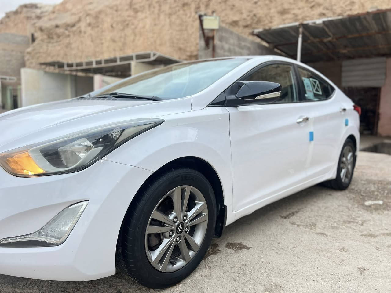 سلام عليكم للبيع الانتر موديل2016 خليجي رقم بغداد
الدولي  محرك 1800كير محرك جديد سعر 120 وبيه مجال
 مكان السياره الانبار حديثه
***********
