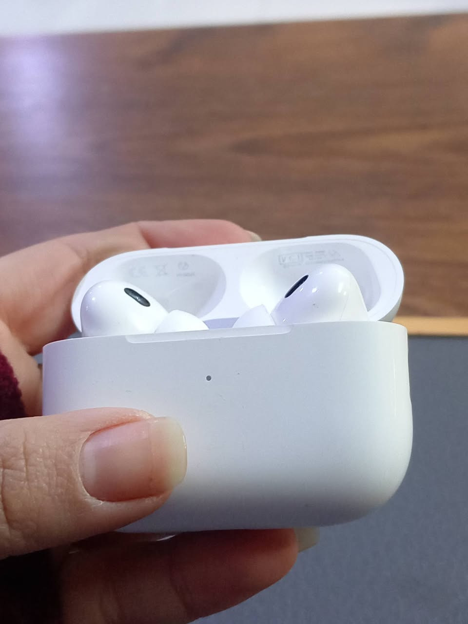 سماعات اصليه ابل 3برو للبيع
 فحص مابيه اي خلل بدون كارتون
السعر 200 
***********
