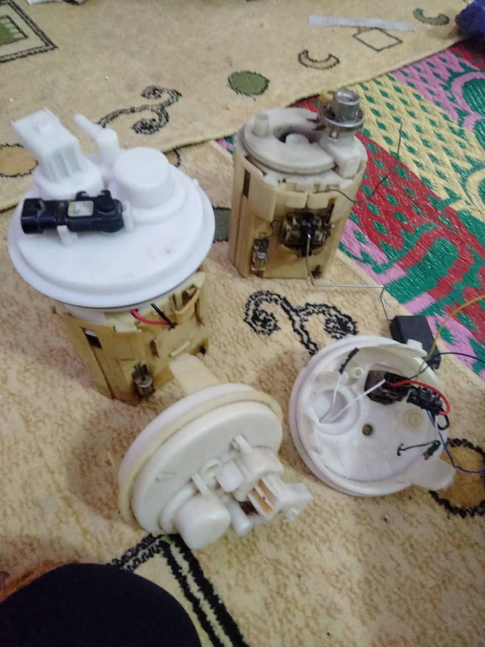 أغراض فورنزا للبيع مسجل  زوج مري واحد اصلي والثاني تجاري وسفايف باب صدر اليمين وعبوات مستخدمه يرادلهم ترتيب طوافات استفسار *********** بغداد الكرخ قرب تقاطع درويش
