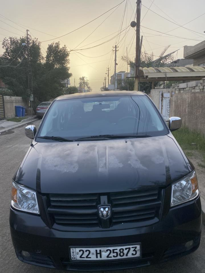 السلام عليكم
دوج كرفان 2008
محركها  3300
محرك جديد
كير جديد 
ضفيره جديده 
تايرات وبطاريه قبل 6 اشهر شادهن
ابواب وجنطه كهرباء 
تبريد 3 قطع وبي ضعف 
صدرها 80‎%‎
حادث امريكا باب الجنطه بدون دواخل
بلعراق باب سلايت مبدل 
وبخ نص الجاملغ الخلفي والصور موجودة 
جراد بلقماره ولبنيد
مكان السياره دوره ابو طياره 
***********
السعر 98 ورقه وبيها مجال بسيط
