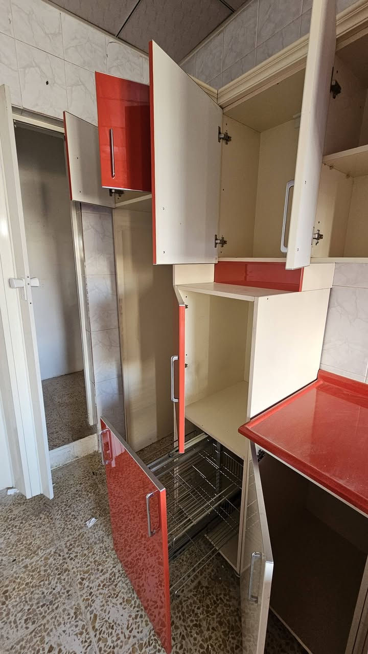 كونتر خشب ام دي اف وسوني مرمر نظيف جدا السعر 350 الف العنوان دوميز شارع الكامب يم ملعب القوس للتواصل كورك واتس فايبر ***********
