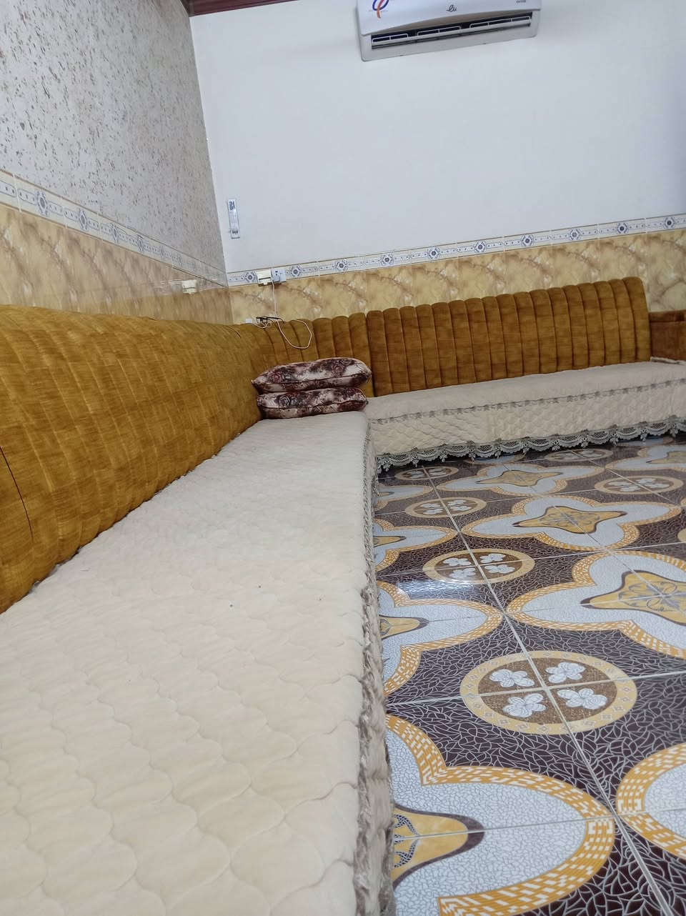 ديوان عراقي ٨ أمتار مستعمل قليل خشب عراقي ثقيل ٣٠٠ قفل


**إذا كنت صاحب هذا الإعلان وتريد حذفه لأي سبب، رجاءا أرسل رسالة إلى الدعم الفني**