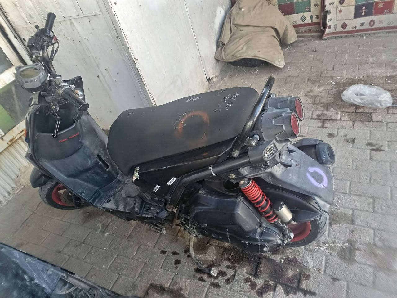 السلام عليكم سكنس جبلي رمبة صار اربع اشهر من نزنه رمبة جيب فيتر وفحص واي فيتر يعجبك  محرك مامحطوطة اسبانة عليه السعر ٩٠٠ موبايل ‏‪***********‬‏
