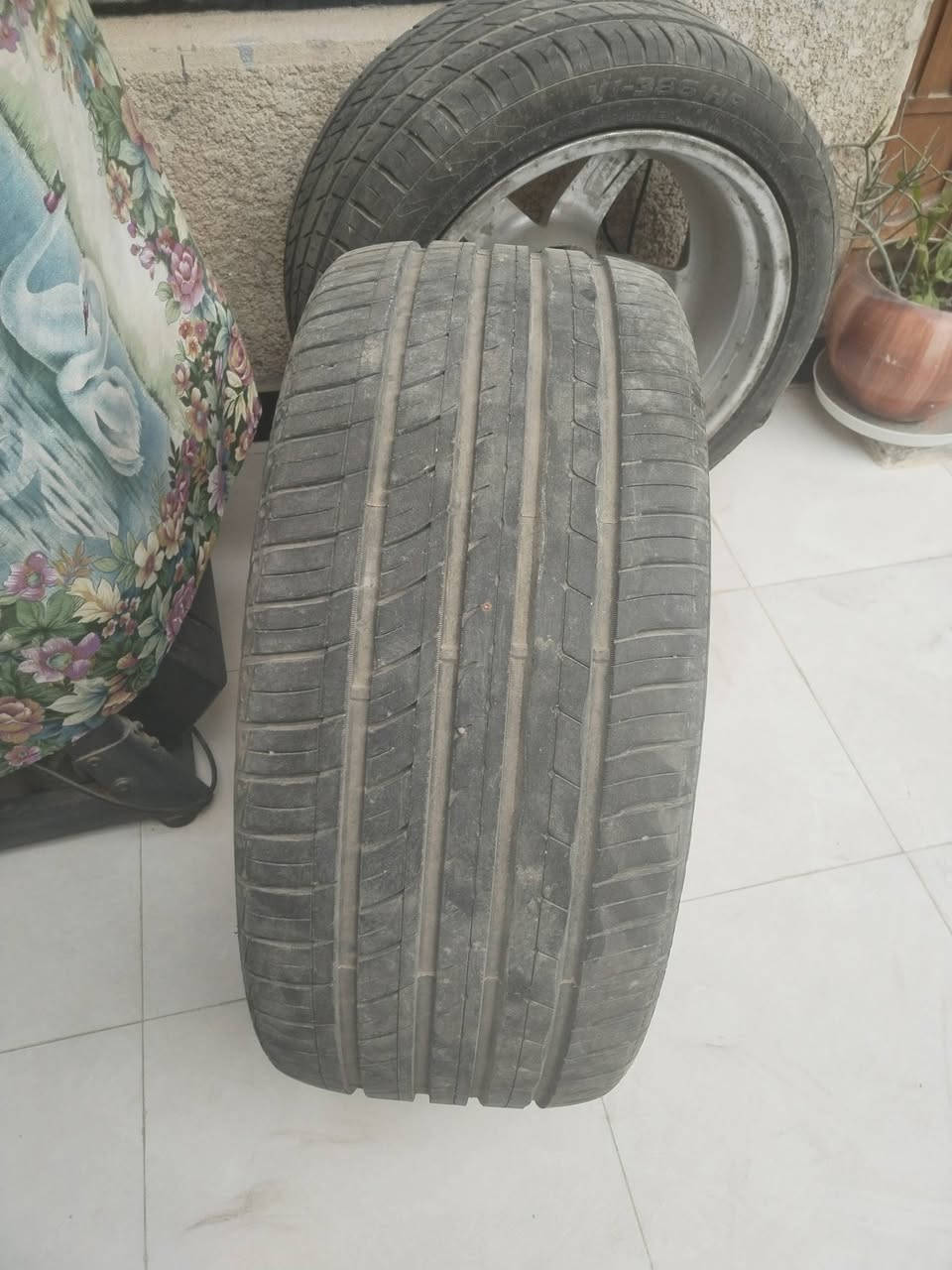 سلام عليكم
شباب زوج ويل حجم 20
نضيفات بدون فطر او عواج 
للبيع بيهن تاير واحد طاك
السعر 125 قفل
***********
واتساب متواجد
