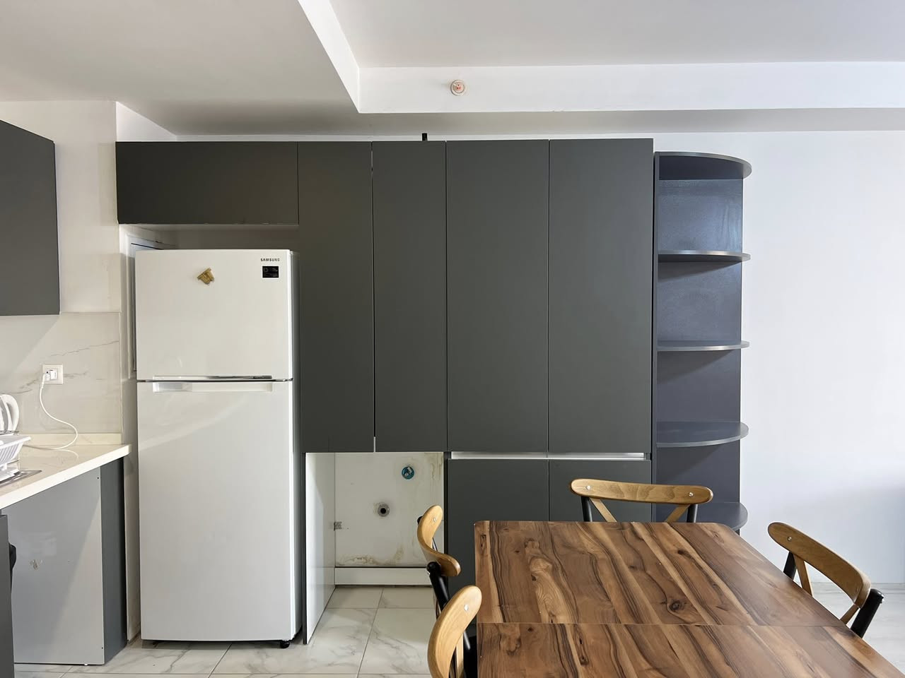 كوردی /  عربي 
شوقە بۆ فرۆشتن لە پڕۆژەی ئیمپایر پێڕڵ     
- نهۆمی ژمارە:  12 دوازدە 
- ڕوبەری شوقە:  97 مەتر دووجا
- جۆری شوقەكە  : 1 ژووری 
- ژمارەی چێشتخانە : 1 چێشتخانە 
- ژمارەی گەرماو (حمام) : 1 گەرماو

- بۆ زانیاری زیاتر لە كۆمێنت بنووسە نڕخ یاخود پەیوەندی بكە بەم ژمارەیەوە
 🔻 ￼⁨0750 375 1274⁩🔻
------------------------------------------------
شقة للبيع في مشروع امبیر بیرل، اربيل    
- طابق:  12 اثنا عشر 
- مساحة : 97 متر مربع
- نوع شقة : غرفة مع صالة  
- مطبخ : 1 مطبخ 
- حمام : 1 

- للأستفسار و معلومة أكثر يمكنكم اكتب السعر بل تعليق او بالاتصال علي رقم التلي 7503751274(0)964+ 🔻
