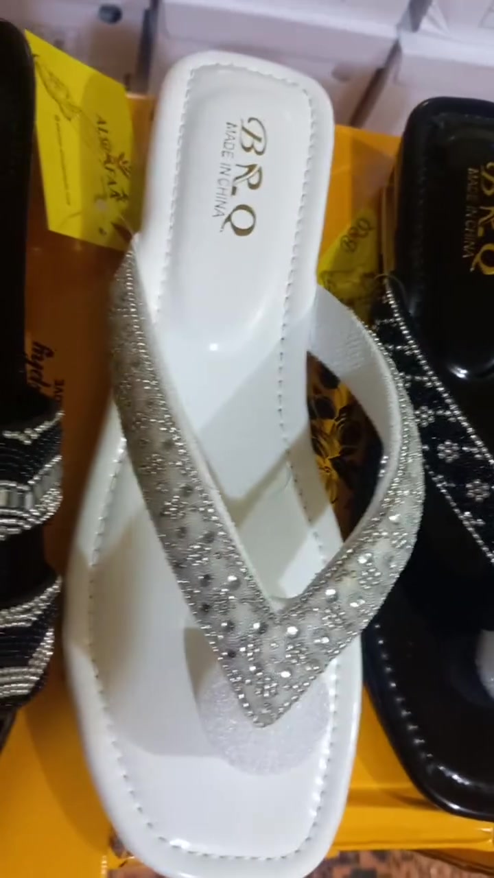 تحيه طيبه زبائنا الكرام تم توفير تشكيله جديده ومتنوعه وراقيه من الشحاطه النسائي الكعب بألوان ونوعيات راقيه القياسات من 37_41  السعر فقط (6.500 )فقط يوجد توصيل داخل الفلوجه وجميع محافظات العراق سارعوا بالحجز قبل نفاذ الكميه


**إذا كنت صاحب هذا الإعلان وتريد حذفه لأي سبب، رجاءا أرسل رسالة إلى الدعم الفني**