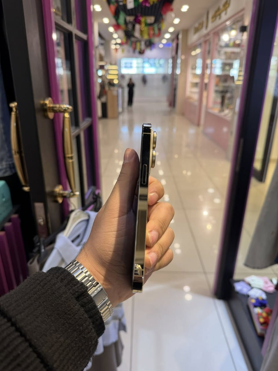 ايفون ١٤ برو
ذاكره ٢٥٦
بطاريه ٨٣
دبل 
مبدل شاشه تفصيخ فقط 
سعره ٦٧٥
***********
