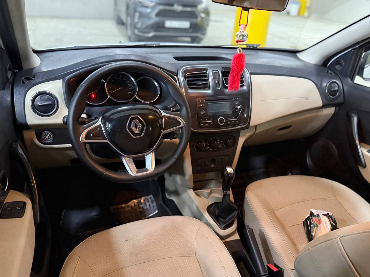 سلام عليكم 
رينو سمبل موديل 2020 خليجي 
سيارا جاملغ السايق صبغ + حالوب خفيف 
ماشي 89 الف كيلو متر 
محرك 1600 كير محرك بشرط 
كير اوتماتك 
رقم سليمانيه بسمي بشرط تحويل وكاله 
سعر 88 بي مجال 
مكاني ديالى خانقين 
*********** خناقين, ديالى
