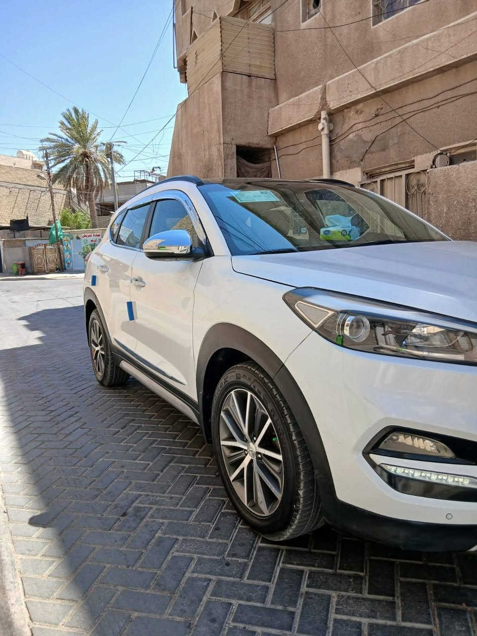 السلام عليكم توسان موديل 2018خليجي فول مواصفات واحد عل واحد بيها مكانات صبغ ابيع احزام سياره جديد وجاهزه رقم جديد بغداد انكليزي بأسمي تحويل مباشر عنوان بغداد رقم الموبايل *********** السعر 108 بيها مجال شي بسيط
