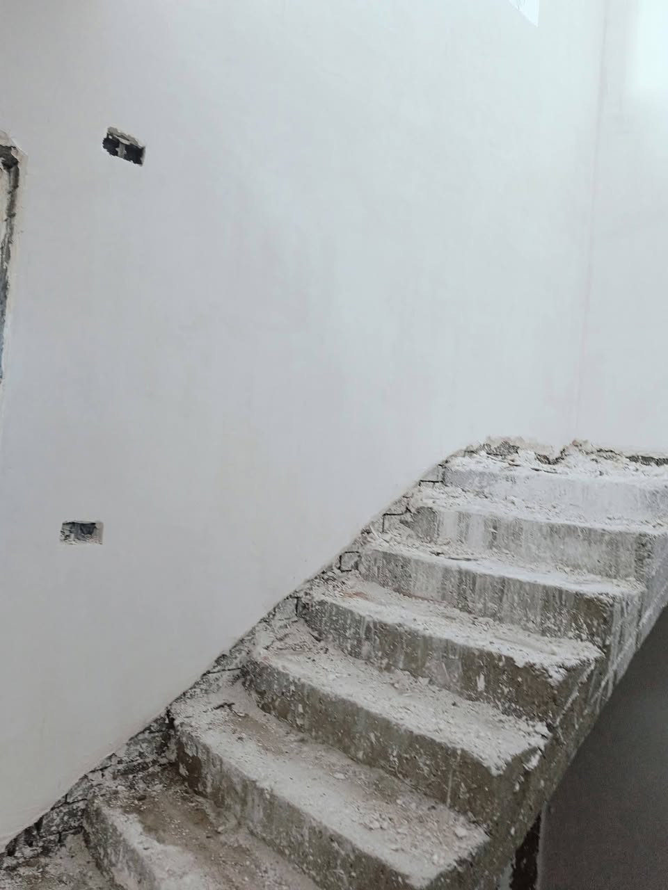 كادر جص وبورك من الموصل متكون من 3خلفات شغل مبيت بموقع العمل سريع ونضيف  متفرغ حالين ومن الله التوفيقق
‏‪***********
