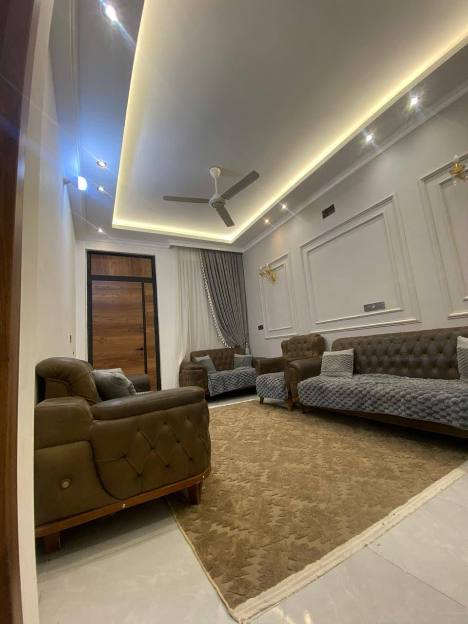 🏠 دار للبيع حديث 🏠
الدورة - البعيثة 
مجاور زنود الحمداني
مساحة 100 متر 
واجه 5 نزال 20
السعر 168 مليون 
طابو زراعي 
*********** 
العقاري سرمد كامل
