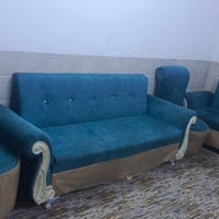 كنب • ٧ مقاعد • قابل تفاوض