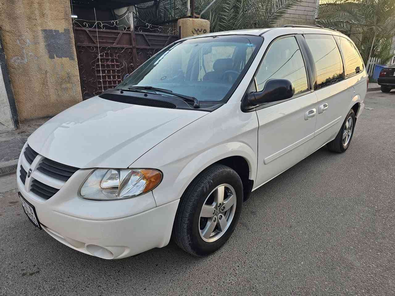 السلام عليكم للبيع 2007
رقم بغداد مشروع وطني سنويه لغالية 31
بسمي تحويل مباشر 
محرك 3800 
تبريد 3 قطع كشنات بلع بيبان كهرباء 
تخم تاير جديد حداديه جديده 
شاصي طويل 
السيارة عل وضع الشركه ماشيه 113حقيقي
مكفوله من صبغ وتبديل وبارد بيها شبرين صبغ فقط السياره جاهزه من كلشي 
مكاني بغداد العامريه السعر 89 ورقه 
***********
*********** واتساب أو خاص
