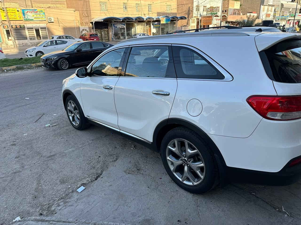 البيع السعر مناسب جدا 

كيا سورنتو 15 شكل 2016 خليجي رقم بغداد الماني
 محرك 4 دوش2400 ماشيه 230 
المواصفات فول ايرباك   +ترحيب +شاشه وكامره +نظام خرائط+مري شفط +حساس امامي +خلفي +سبعه راكب +ثلاث قطع تبريد +ويل كروم +وباقي المواصفات الاعتياديه 
السياره كفاله عدا بنيد مبدل اصلي 
السياره معروضه بسعر حلو ١٦٠
جاهزةً فقط حدادية ٧٠بل ميه 
رقمي*********** 📱اتصال
العنوان النجف
