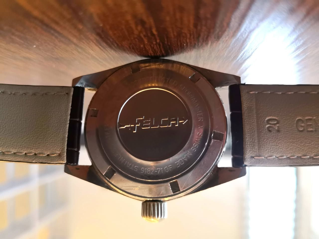 #ساعةـفيلكا (Felca) #السويسرية،🇨🇭
موديل سبورت ماستر إكس (Sportmaster X).
الحركة: اوتوماتيكية (Automatic) وتعمل ب(25 Jewels) لضمان الدقة والمتانة.
#فنتج انتاج السبعينات
نظافة تامه
قفل ـ #بحري
سير جلد طبيعي والبوك مستبدل 
توصيل جميع المحافظات


**إذا كنت صاحب هذا الإعلان وتريد حذفه لأي سبب، رجاءا أرسل رسالة إلى الدعم الفني**