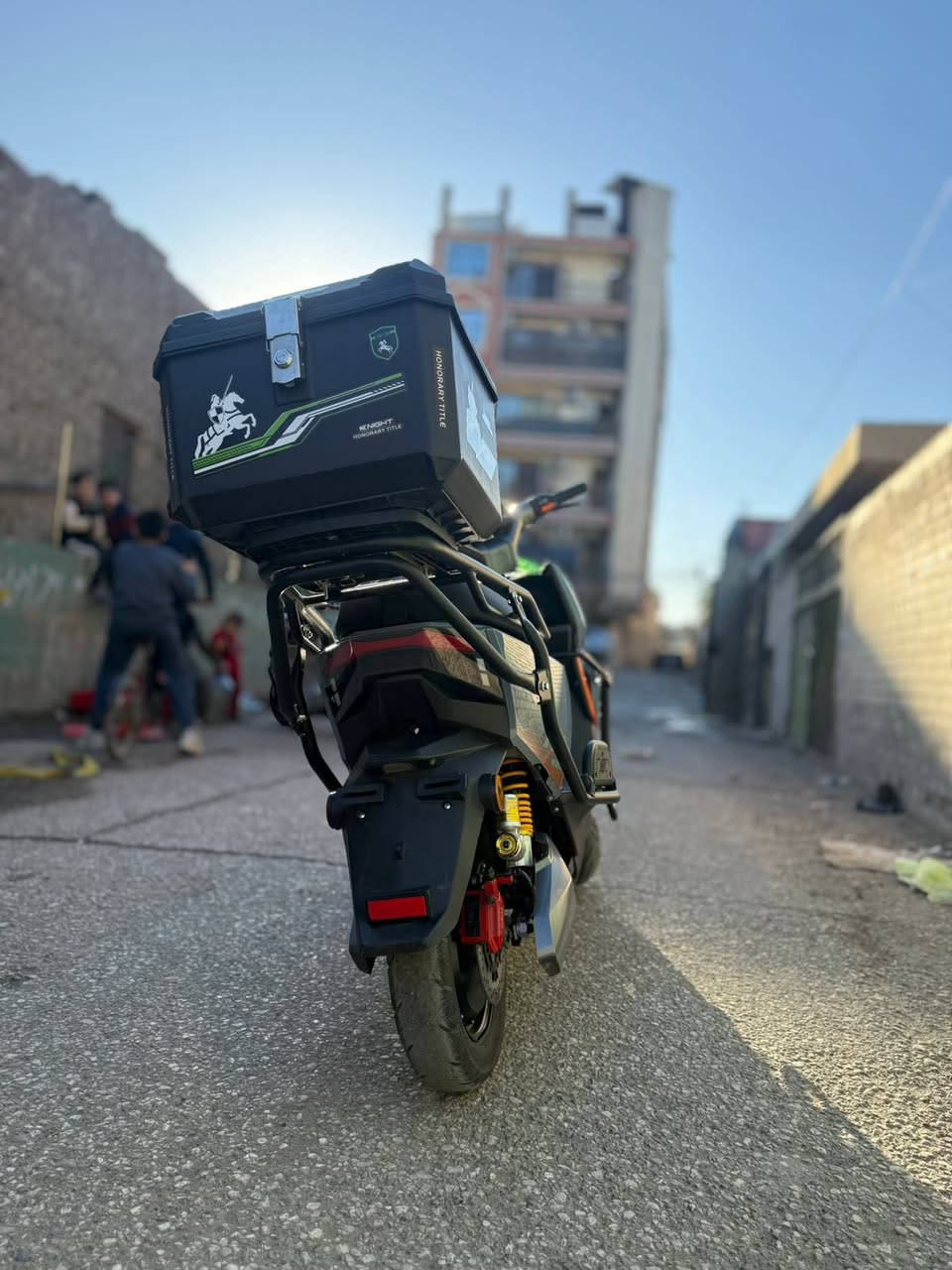 سلام عليكم دراجه شحن ولي الدراجه جديده صارهاا أسبوعين من طلعت من ملف ٢٠٠٠ بطاريات كبار ٣٢ امبير الدراجه بيها نضام بك ومثبت سرعه وبارك ولايت عالي ناصي  الدراجه كامله مكمله جديده ٩٠٠ وبيها مجال للطيبين


**إذا كنت صاحب هذا الإعلان وتريد حذفه لأي سبب، رجاءا أرسل رسالة إلى الدعم الفني**