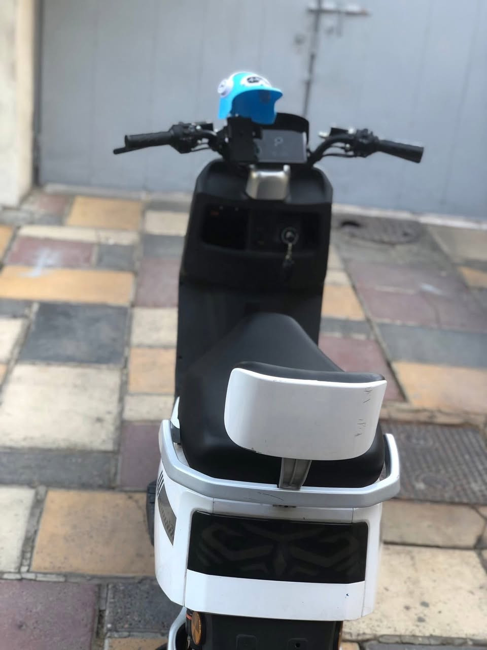 السلام عليكم للبيع دراجة شحن سكنس بوليسي
1 _ نظام البك R +نظام الامان P 
2_ملف 2000W+سرعه ٦٠ حقيقي +٣سرع
3_لايت  زنون عالي  ناصي 
4_نظام سرقة
5_سويج عدد 2+بصمة عدد 2 
6_بطاريات عدد٦ كبار 
7_تشغيل عن بعد 

السعر 650

  الرقم الهاتف ***********

الرقم الثاني *********** واتساب 

العنوان / بغداد  حي الجهاد الاطباء
