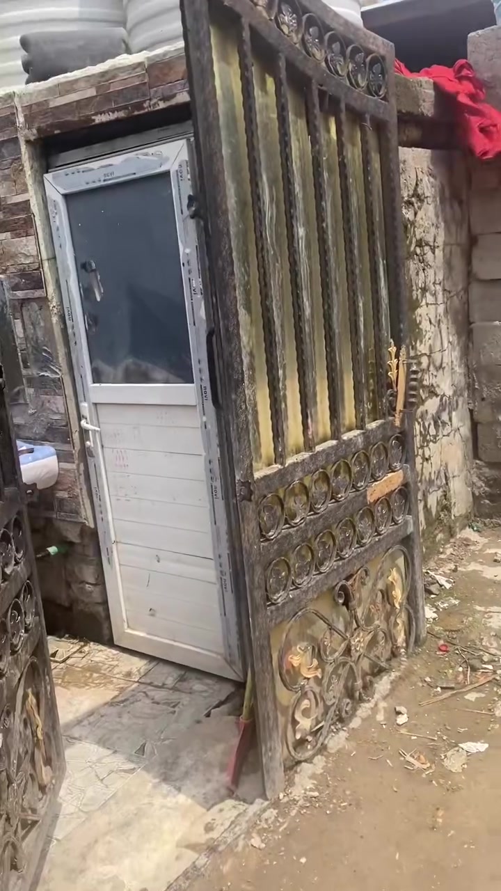 بيت نص قطعه شارع حسن باتو ل الله يرحمه للبيع مساحه 95متر الداونم  رقم الهاتف***********  السعر 20وبي مجال
