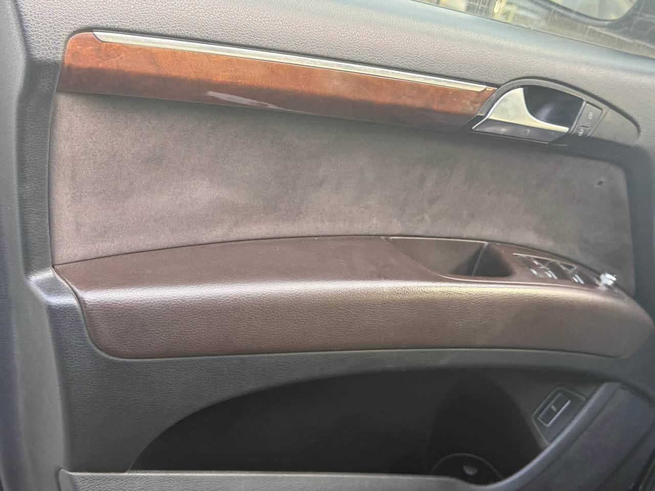 اودي Q7موديل 2013 خليجيه وكاله سردار فول مواصفات 7راكب محرك 6 سلندر حجم 3000مكفوله من كلشي ماشيه 65 السعر 155$ وبيها مجال عنواني بغداد الكاظميه قرب المرور *********** بغداد, العراق
