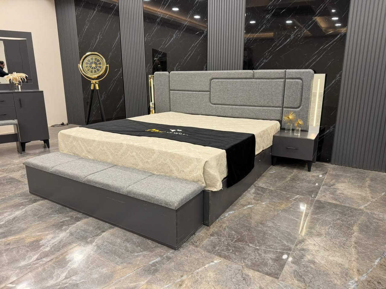 من معرض وموبليات اميد 
انسب أسعار لدينا افتر سوك بل أخير تعال يمنا وأحكم بنفسك
💥💥📣📣📣📣
يتوفر لدينا غرفة نوم 5 قطع و غرفة نوم 6 قطع وغرفة نوم 7 قطع وغرفة نوم 8 قطع وغرفة نوم 9 قطع وغرفة نوم 10 قطع وغرفة نوم 11 قطع كل موديلات غرف نوم متوفر لدينا أكثر من 200 موديل  من غرف
يتوفر لدينا غرف نوم شبايي

دوشك نفرين أكثر من 10 موديل 
دوشك نفر واحد أكثر من 10 موديل

قريولة خشب و حديد
وسفري تركي و عراقي و صيني 

تعلاكات أكثر من 21 موديل

طبلاة أكثر من 50 موديل
خماسي و ثلاثي و رباعي 

كنتور بابين و 3 أبواب و 4 أبواب و5 أبواب  و 6 أبواب 

وكاروك اكثر من 15 موديل 

مستواليت 
امرايه عمودي
ميز مكتبي 
كراسي مكتبي 
ميز طعام🍱🍜
ميز تلفزيون📺
عش مرجوحة
عش أطفال 
طخم ديوان
قريوله طابقين
زحلكيه
مرجوحة حديقه 
ميز طعام حديقه🍴

العنوان قضاء طوز خورماتو شارع عام مقابل معرض الغدير مجاور ايوب ديكورات او مجاور علي فاتح الزراعي

بإدارة
علي عباس 
***********
***********
