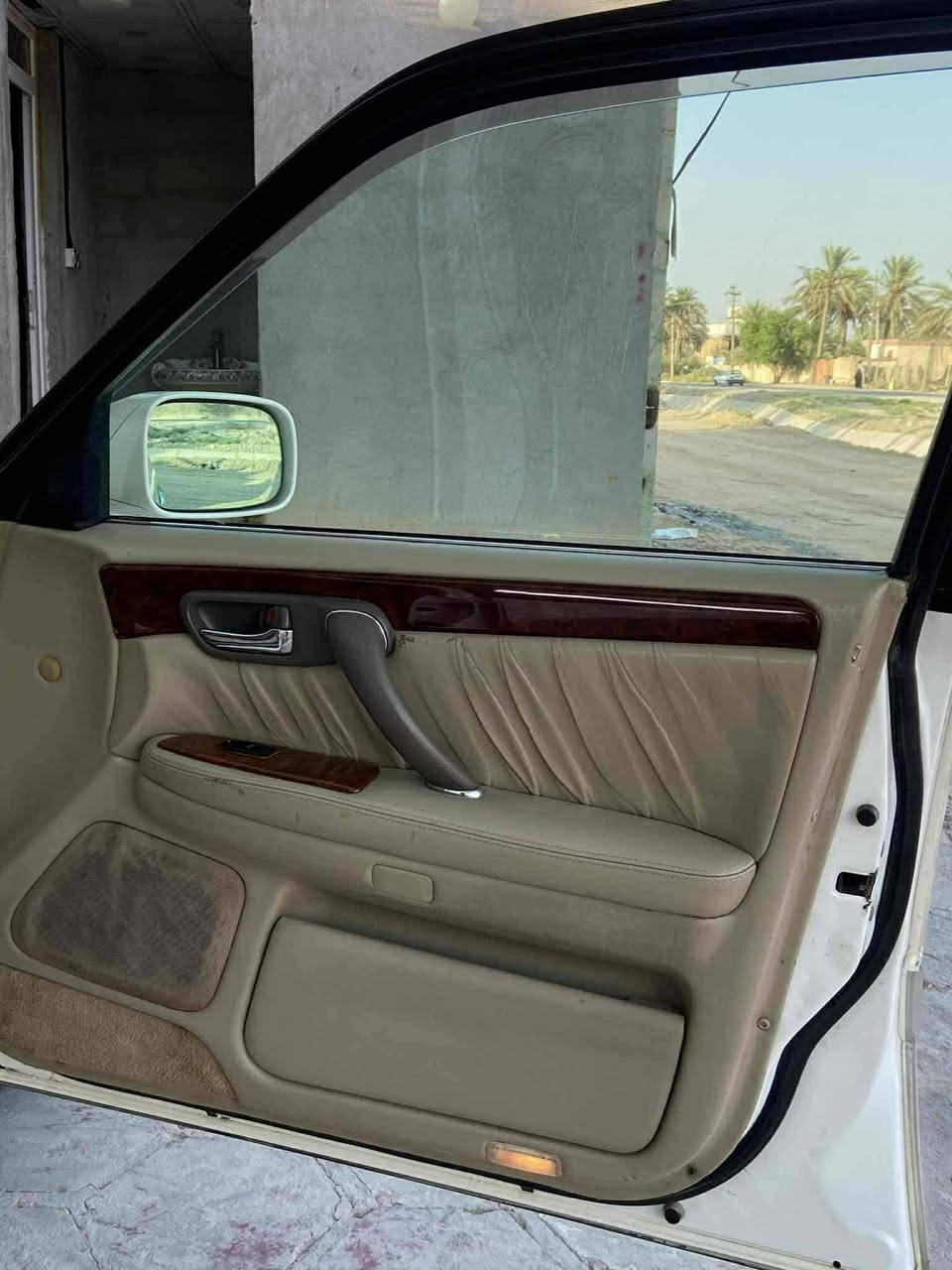 السلام عليكم ملكه للبيع او مراوس براس الثور تكم
مواصفات:
اربع دكم فول ماعده الفتحه 
مكينه ديفور الكبير 
تبريد خلفي امامي 
كشنات كهربائي 
ويل كب نجمه 
رقم انكليزي 
السعر ١٥٨بيه مجال 
الرقم ***********
