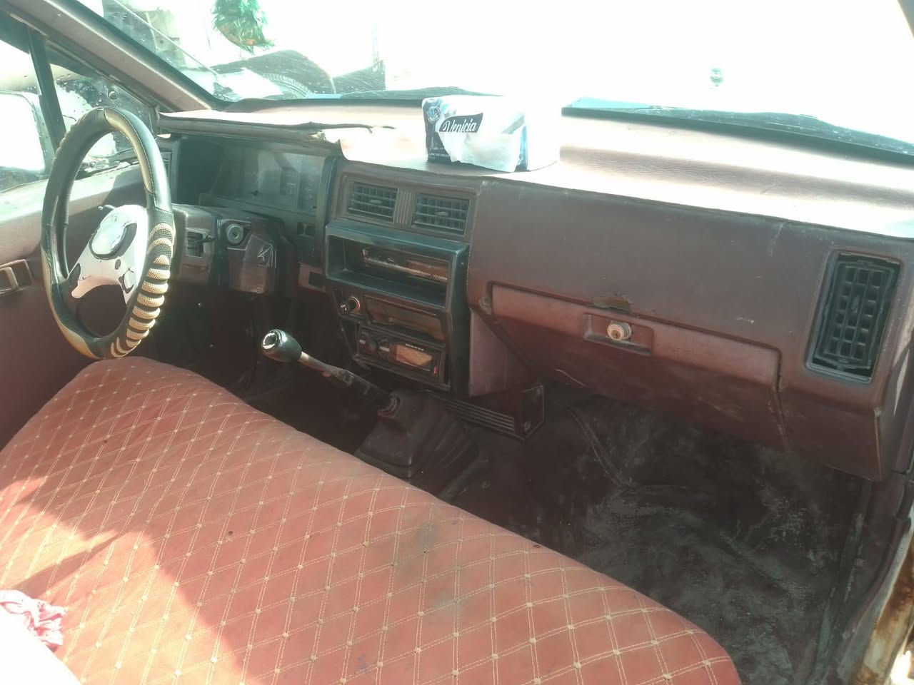 السلام عليكم بيكم نيسان تك قماره رقم قادسيه السنويه 2027بعده ما منتهيه تحويل موجود مكينه كير بلاد خير من الله حداده فول تخم تاير دواخل نضيفه سياره مكفوله من ضربه و رقم شاصي جاهزه منك لشارع السعر 36 وبيه مجال مكاني البصره الهارثه رقم الهاتف ***********
