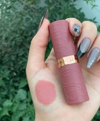 حمر يارا • لون هادئ • نعومة خيالية