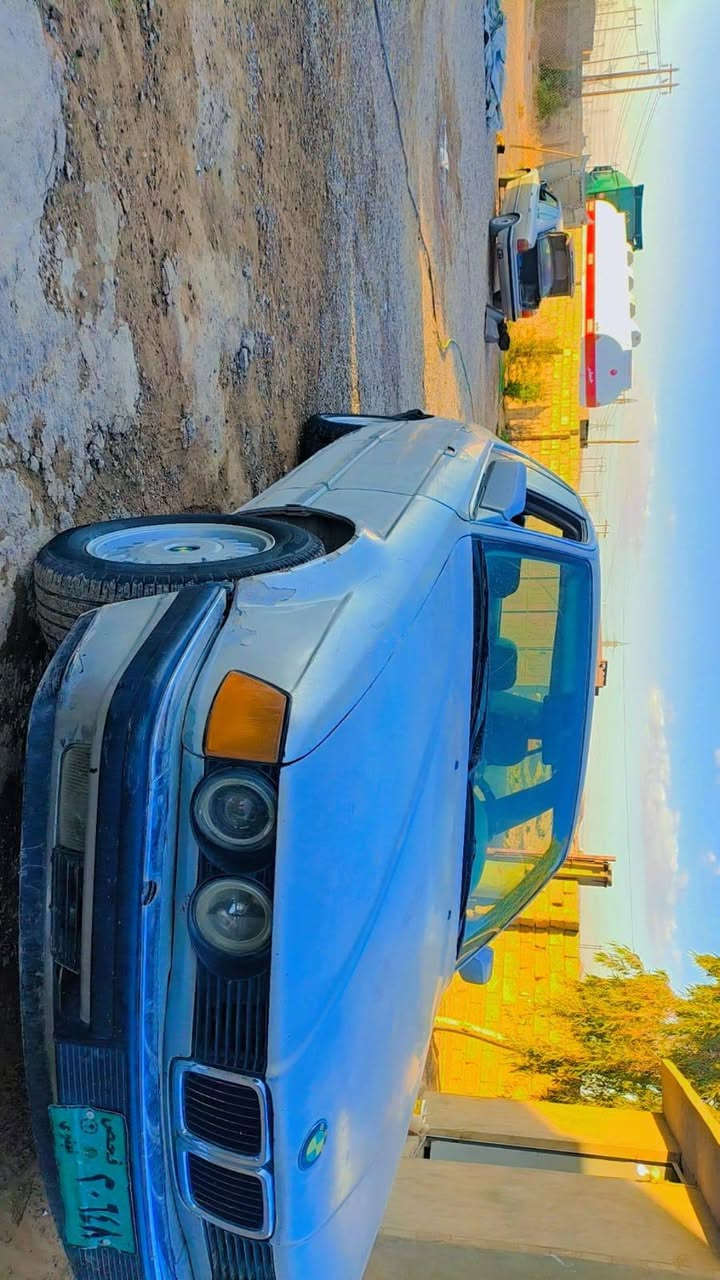 بيئم 735 رقم نينوى فحص 
بيها خلل بل گير يعني گير گايم 
تواير ستيرين زينات فوك النص عمر 
تواير الخلفي تعبانات 
قيم واخذ 
***********
