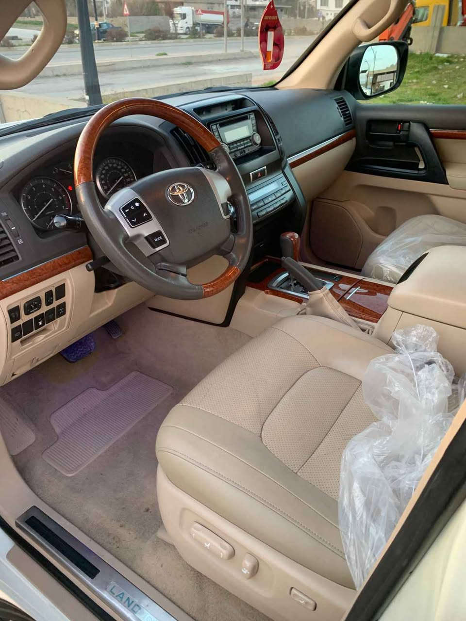 تویۆتا لاندگرۆز  2013 کلین
179000 km ڕۆیشتن
دەعامی بۆ دەعامی بەشەرتە 💯
بێ بۆیاخ بێ لێدران نمونە لەجوانی وخاوێنی💯
گێڕومەکینەوکارەبایی بەشەرتە💯
ڕەقەم وسنوی نوێ سەیارەی ماڵە ✔
مواصفات برێمی فوول مواصفات➯
مەکینە     6 پستن ➯
بۆزانیاری زیاتر⬇
*********** واتساپ 
شوێن ڕانیە رانية, السليمانية
