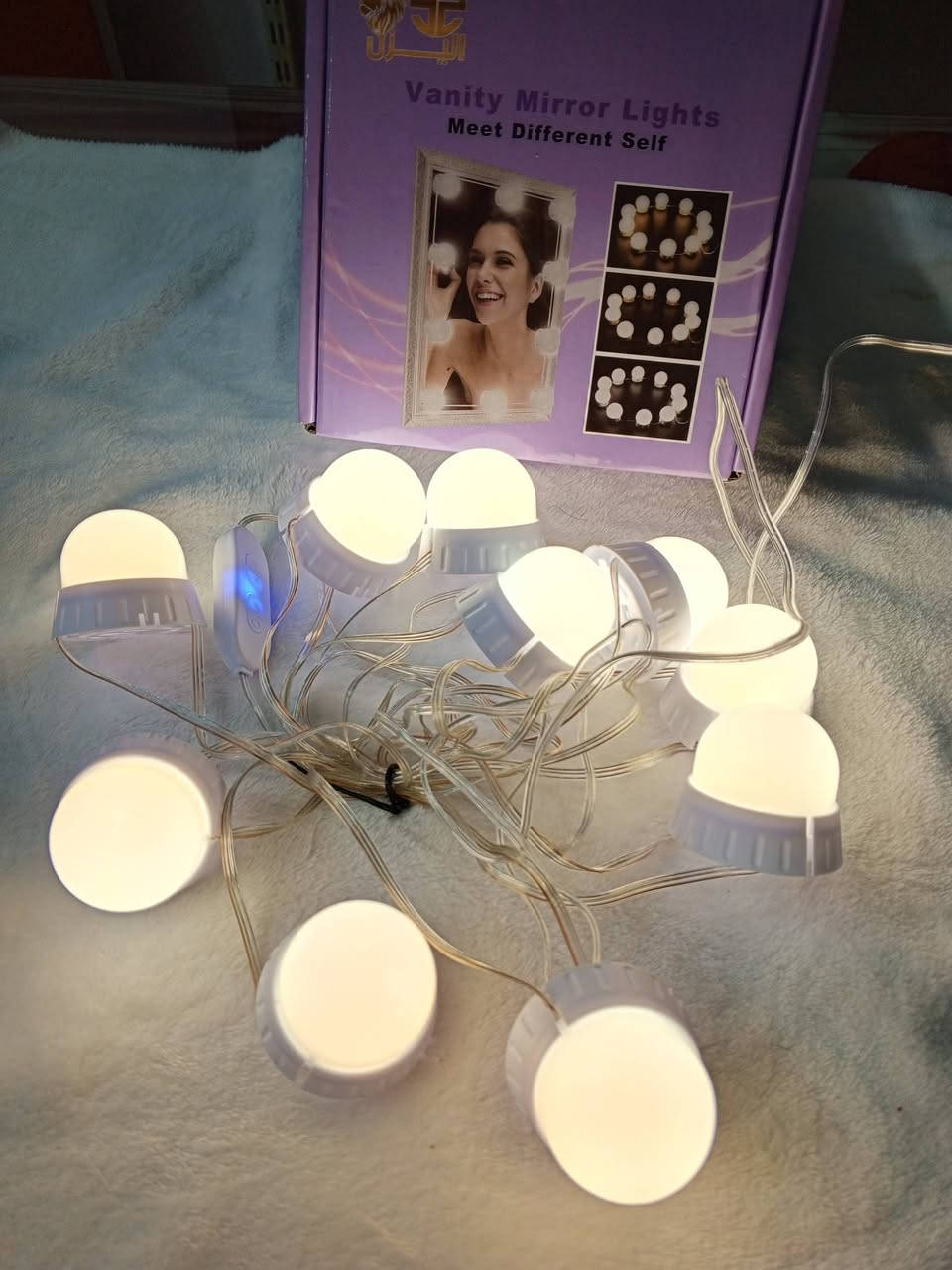 ضواء مرآة الزينة (Vanity Mirror Lights) هي مجموعة إضاءة LED مصممة لتركيبها على أو حول مرآة المكياج لتوفير إضاءة مثالية.

حجز والاستفتسار واتساب 
***********📱
يوجد خدمة توصيل 🚕 
محافظات 5 الاف 
بابل المسيب 3 الاف 
المسيب حي العسكري 🏍️ مجاني
