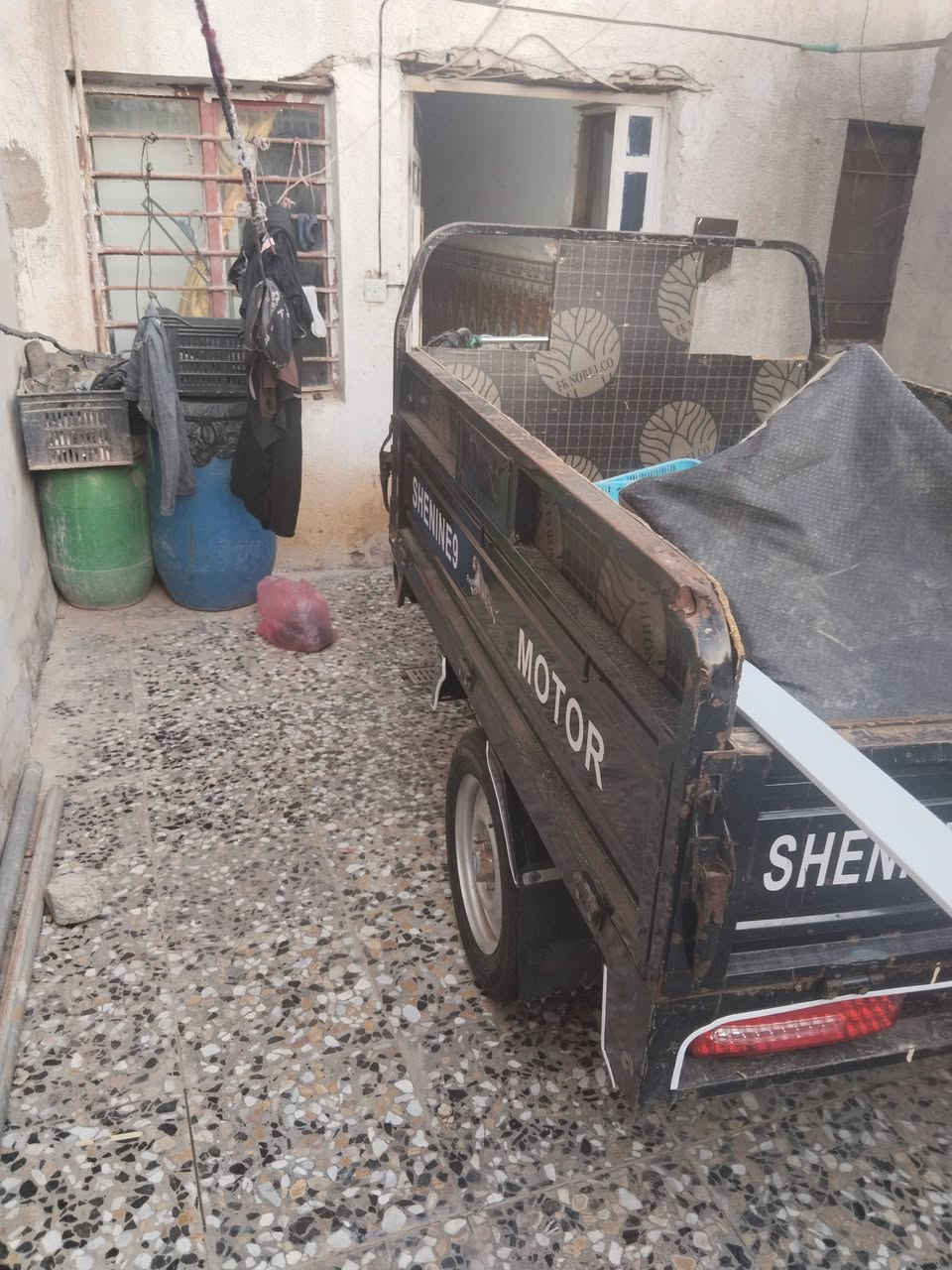 السلام عليكم ستوتة البيع موديل 2023طالعة 2024مكفولة كفالة عامه أوراق كاملة كبل اتروح اترقم السعر 2400وبيهه مجال الطيبين عنوان بغداد مدينة الصدر قطاع 55 يم بنزين خانه مال داخل ورقم الهاتف ***********

