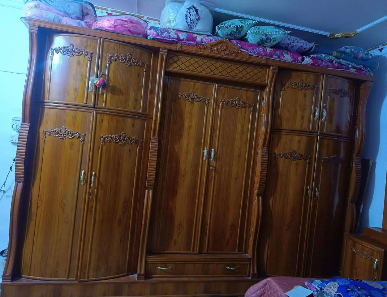 غرفة للبيع السعر خاص ***********
