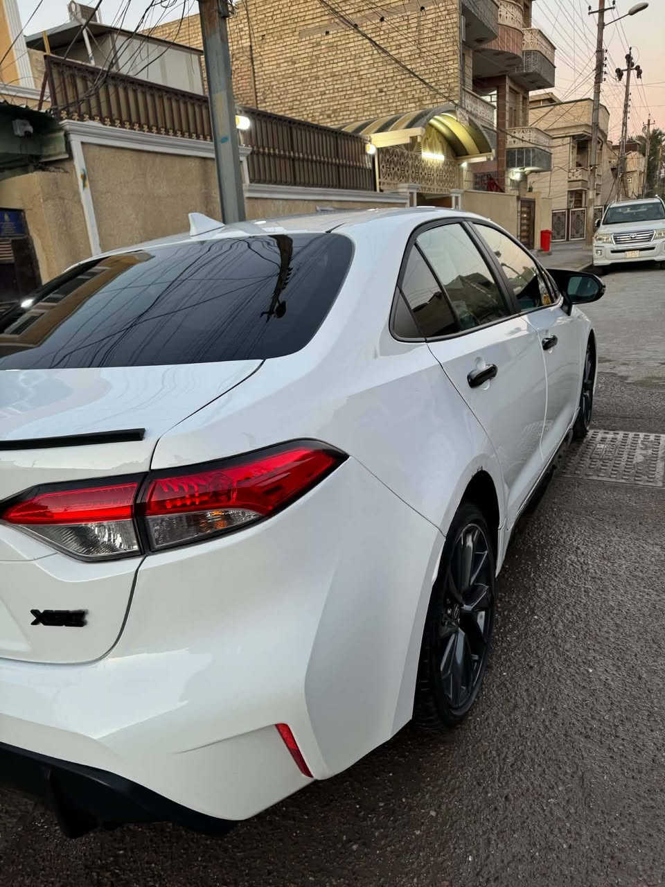 كورلا وارد امريكي موديل 2025 SE
ماشي 12  الف ميل 

محرك 2000

تبديل بنيد وتبديل قبق جنطه  و ربع  صبخ جاملع  خلفي علكد شبر  وصبغ نص  باب السكن  

بصمة تشغيل ،بصمة ابواب و صندوق ، تشغيل عن بعد ،ويل كروم 16  
 ،اشارة بالمراية ،٣ انظمة قيادة

داخل لونين ،رادار امامي و خروج عن مسار ، مانع تصادم بعد بيها هوية مواصفات 

مكانها بغداد 
سعر ١٤٥ قفل 
***********  واتساب
