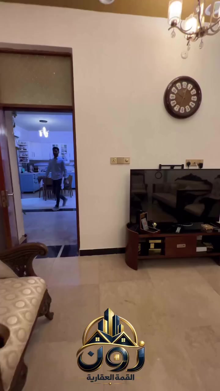 🔹 دار  للبيع – 240 متر  سند مستقل 🔹

📐 المساحة: 240 
📏 الواجهة: 8 متر  
📏 النزال: 30 متر  
📍 الموقع: مميز – رصيف 4 متر  

📌 العنوان: شارع فلسطين – محلة 503 حي النيل 

🏷️ زون القمة العقارية

📞 للتواصل: ***********

