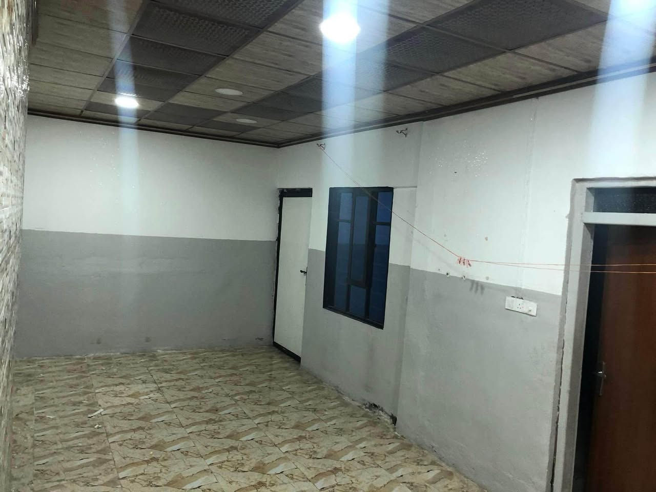 شقة للايجار في حي التحرير قرب جامع ال البيت تحتوي على ثلاث غرف وصالة ومطبخ وصحيات
للاستفسار: ***********
