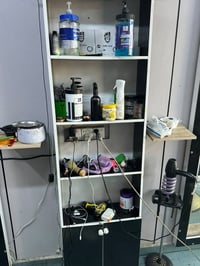 شباب ديكور محل حلاقة فنترينات 2 مع كراسي 2 للبيع مكانهم الشعب  التواصل...
