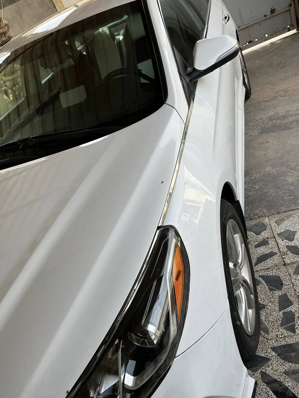 السلام عليكم للبيع او مراوس ب احدث 
 سوناتا امريكي موديل 18
فول عدا الفتحه 
ماشيه 83 
السعر 142.  وبيها مجال
***********
