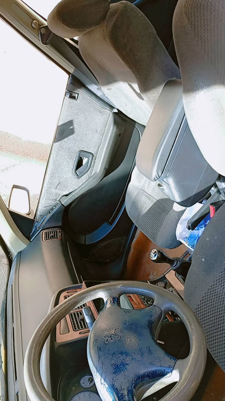 بيجو بارص موديل.  2015
1-السيارة بسمي مصفرة هيئه وغرامات تحويل ثاني يوم ورقم بغداد الإنكليزي الجديد 

2-صدر السيارة الأمامي 80/100
3-صدر السيارة الخلفي 100/100
4-مكينه وكير خير من الله حلوات 
5-السيارة تخم تاير بل جيس 
6- السيارة جاملاغات ودوساته وضع الشركه لا خياس ولا معمرات مكفولات ولا بيها ضربه قويه 
7-سستم صوت سماعات تخم نوع JBL فول الصوت 
8-شاشه تاب ذاكرة 32+كامرة خلفيه رجوع بك  +كامرة اماميه تسجيل حوادث داشكام 
9-دوشمه السيارة البلاديه نضافه 90/100
10-السيارة كاعيتها مغلفه جلد 
السيارة خير من الله البنيد بيه شويه اثر جراد  مثل ماموضح بل صورة كلشي يخص السيارة ذكرته..
مكاني..  شهداء البياع 
رقم التلفون.***********
سعر السيارة .43 وبيها مجال لطيبين
