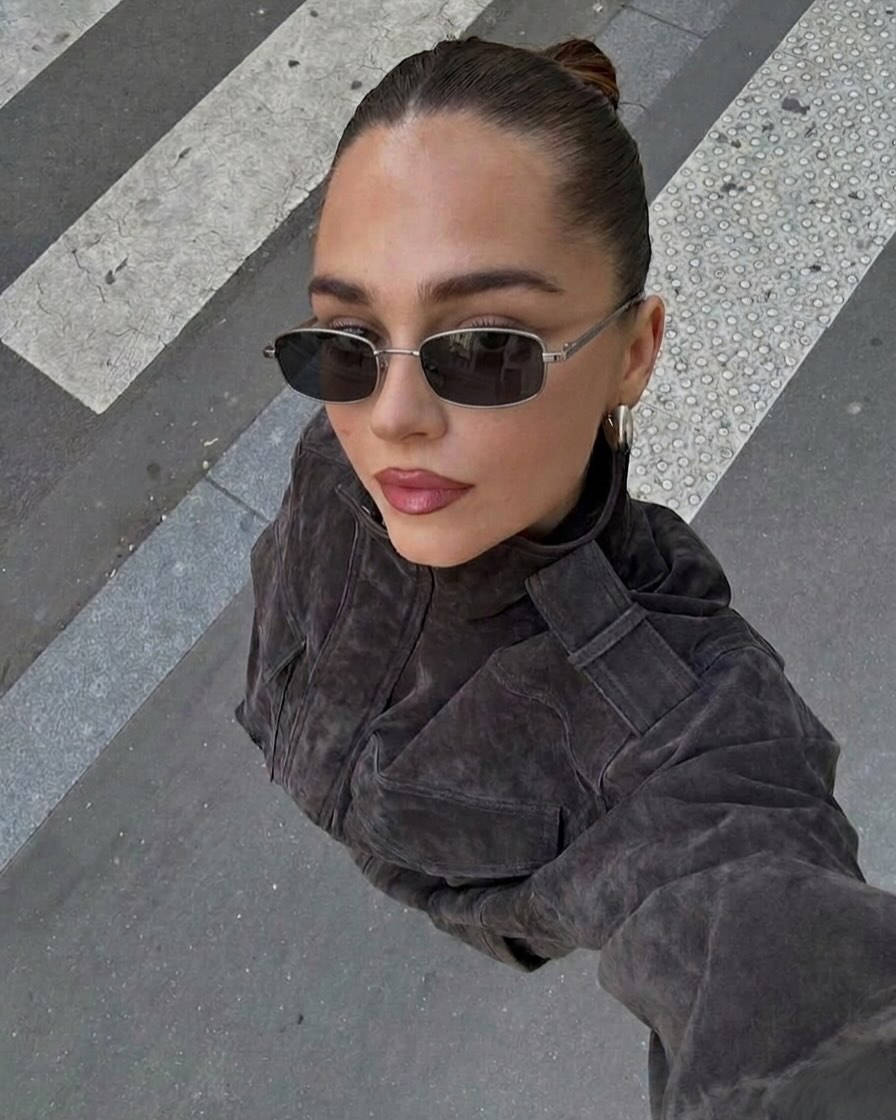 .

نظارة مستطيلة سوداء
Black Rectangular Glasses 🖤👓

كوالتي جيد💯
رجـالي نسـائي 🙎🏼‍♀️ 👨🏼

السعر:4,750 ألـف🔥
____
__

متـاجرنا 👇
@stray_store1
@stray_accessorie
@stray_vintages
@stray_suits
@mars_librar.y 
@stray_stationary11 
 __.

__

توصيـل  الناصريه مركز الفين ديـنار ❇️

اقضيه ونواحي 3 الاف

المحافظات 5 الاف دينارر

💢عن طلب لايقل عن ال 12 الف دينار 
_
⛔ اذا كان اكو غلـط بالطلبيه او غير مشابـه للصوره يمكن استبداله

التوصيل في يـوم واحد فقط⚡🔥
_
#انمي #هاري_بوتر #ترند #كوول #مودل هودي ملابس ستراي_ستور


**إذا كنت صاحب هذا الإعلان وتريد حذفه لأي سبب، رجاءا أرسل رسالة إلى الدعم الفني**