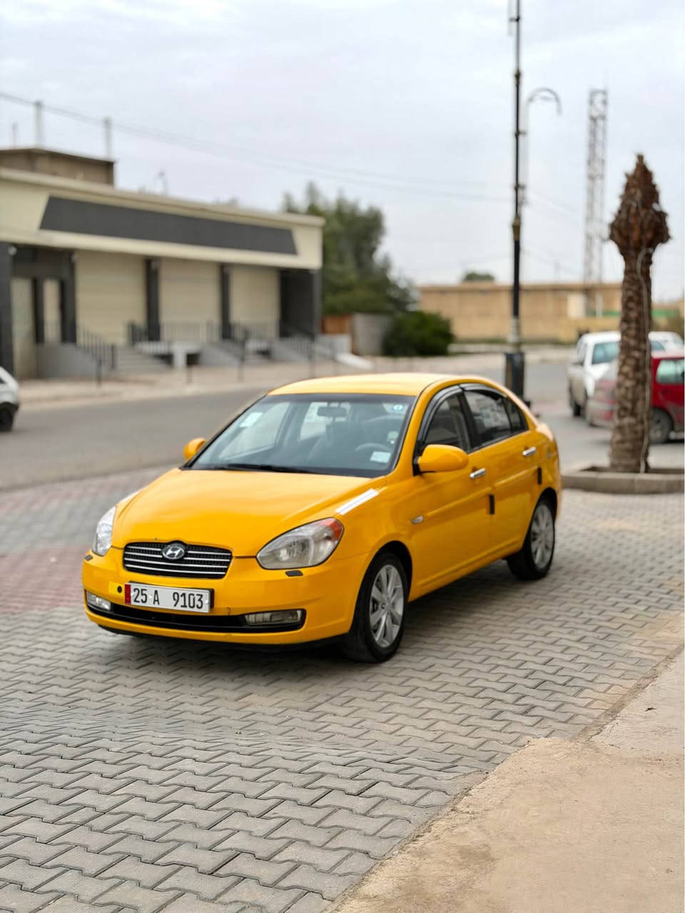 سلام عليكم 
اكسنت 2009 

مشروع وطني رقم دولي جديد
دفتر بنزين نقابة مسفرة

صدر خلفي امامي جديده
كير و محرك بشرط 

محرك 16 كير عادي 
سياره بيه جاملخ امامي

مكانى كركوك داخل مدينه
سعر 68 بي مجال قليل 
*********** كركوك, العراق
