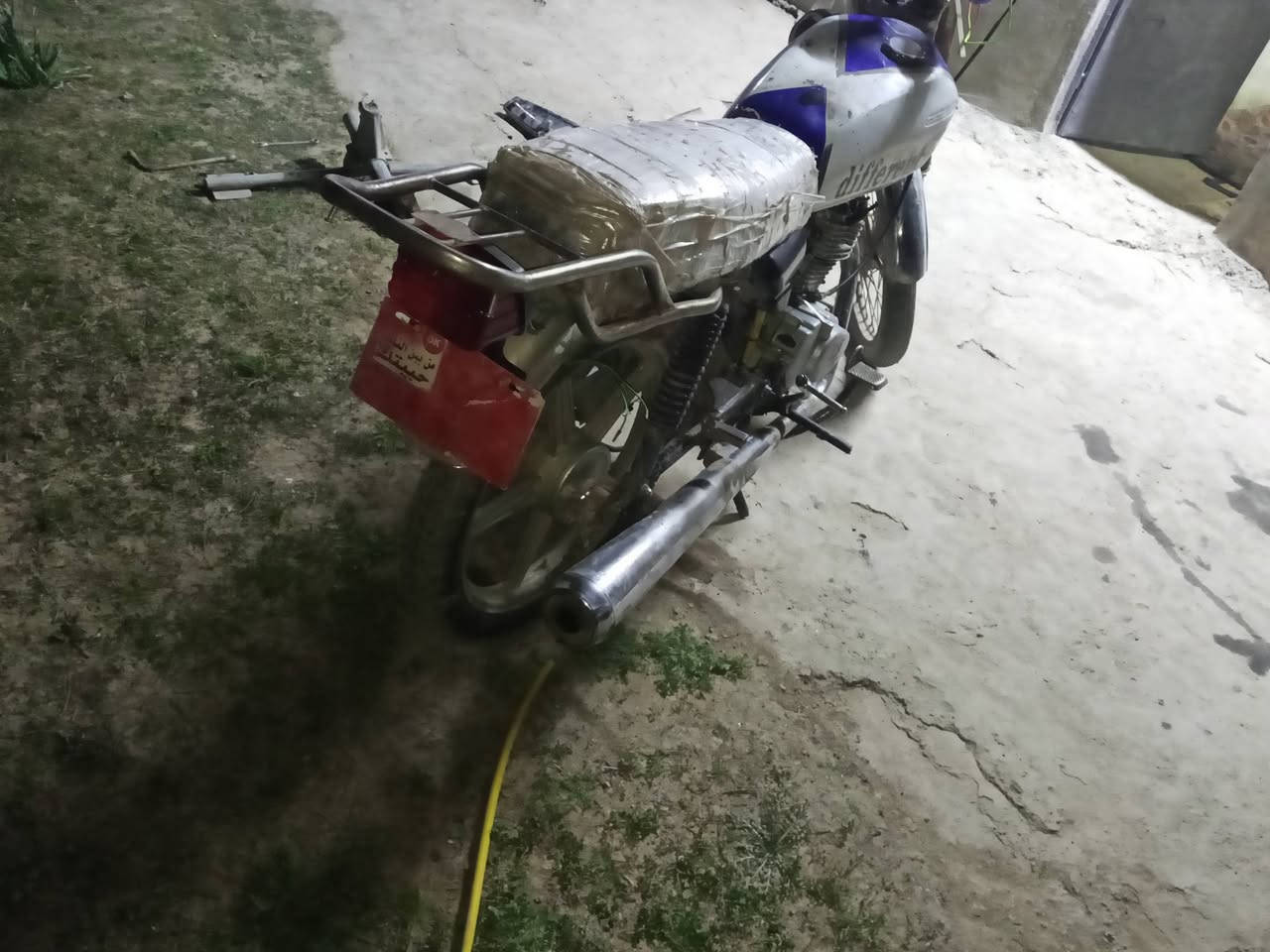 تايكر 2018 نضيف معمر جديد شرط معدل ربع هندر شغل وتمشي للبيع ويرهم مراوس  كهربائيات شغاله كامل ***********
