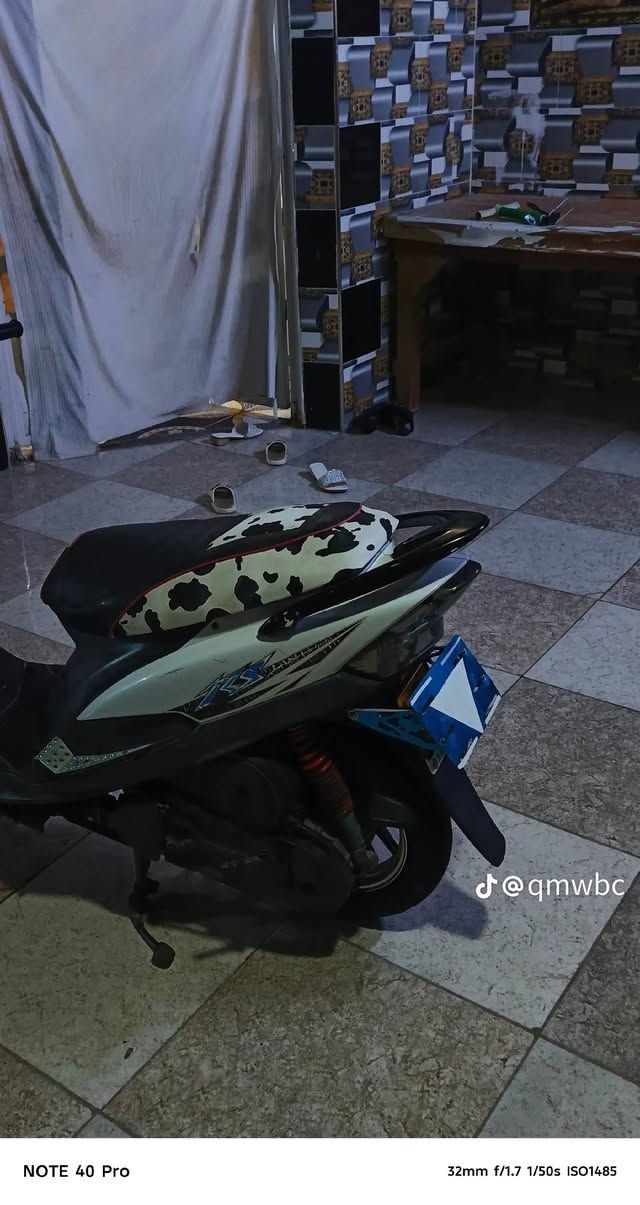 دراجه ماكس عدله قبل فتره طلعته من رمبه فول نضافه دراجه بلاديه من الطول للطول برقي ما مفتوح كلشي شغال نكره سلف . ***********: وتساب
