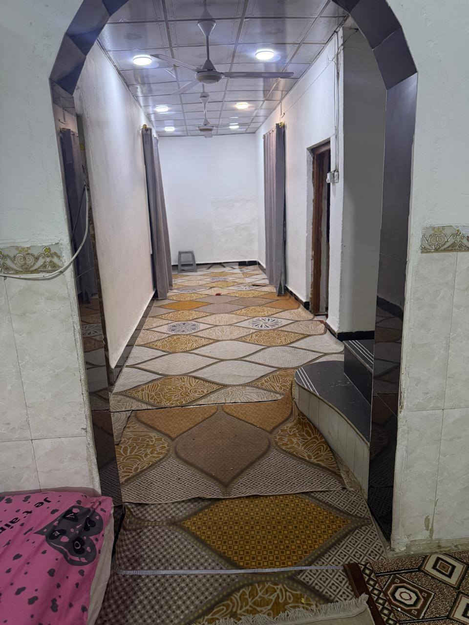 بيت البيع ميسان حي الكرامه قرب مستشفى التركي شارع ناصر ابو الباله مساحته 200 غرفتين مطبخ استقبال صاله وممر وساحه كبيره +محل
اي استفسار عله الخاص اول عله هذ الرقم ***********
