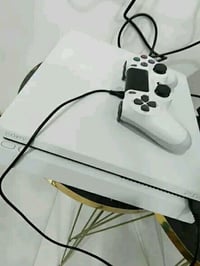 بلي4سلم لون ابيض مميز  للبيع  اون لاين ما مهكر  جهاز نضيف و مكفول لوك ...