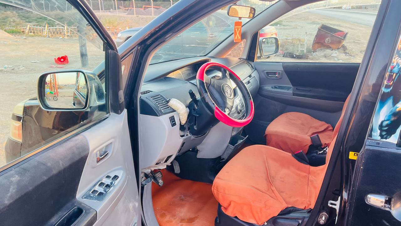 تيوتا ستيشن  ياباني 2006 
 سياره جاهزه من كلشي حداديه 80% تخم تاير مكينه 2000 كير كفاله سياره بأسمي تحويل سياره نقصه بس تبريد فقط
بيهه ضربات وطخات  خفيفه مثل ما بين بصوره
مكان السياره ناصريه 
وذا أكو مراوس اراوس اراوس 
سعر 80 وبيهه مجال

***********
