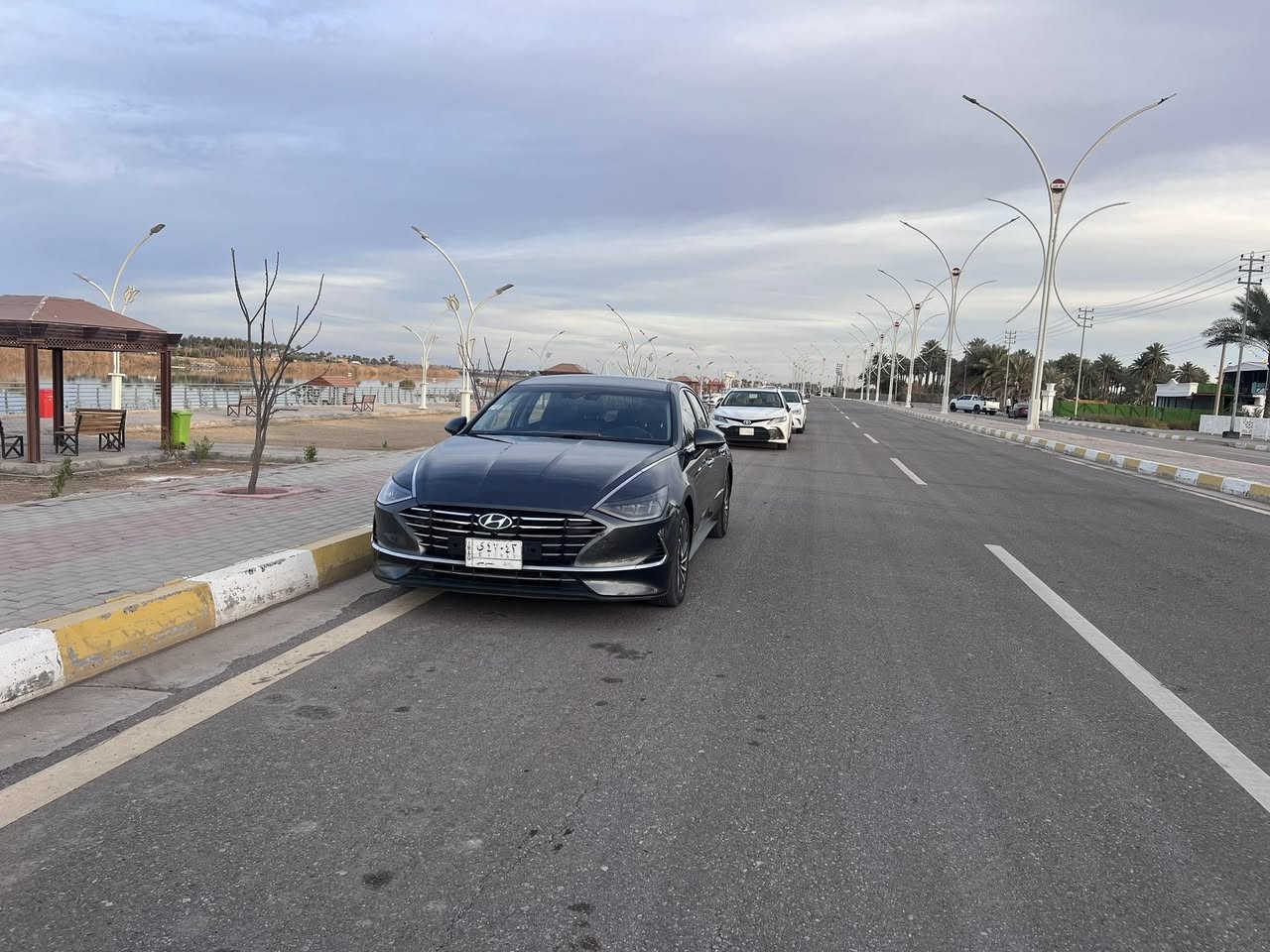 سوناتا هايبرد موديل 2022  فول عدا الفتحه 
 
  شنو ابالك بيها مواصفات
اوتو بارك تتقدم وترجع بالريمونت 
ضررها موضح بلصوره 
الايرباكات كلها سليمه 
رقم بغداد باسمي 
ماشيه 80  الف كيلو ليس ميل 
1- بصمة ابواب لمس + تشغيل + صندوق
2- ماستر كي تفتح الابوب بنضام الكارت 
3- دشبول دجتال متغير 7 الوان
4- كشنات جلد
5- كشن كهرباء  + تدفئه الستيرن( السكان)
6- كشنات تدفئة تبريد
7- خزن 128 كيكا + ( android auto + apple car play)
8- رادرات 4 امامي وخلفي توقف تلقائي
9- اشاير في المري + نقطة عمياء في المري
10- انارة داخلية مركزيه مختلف الالوان 
11- شاشة الحجم الكبير 12 انج + تحكم عام على السياره
12- سستم صوت BOSE الصوت 12 سماعة و دمام 2
13- لايت امامي 4 عدسات LED
14- هاندبريك بصمه + اوتو هولد للتوقف في الازدحامات
15- شاحنة طوارئ شحن سريع
16- منفذ USB امامي خلفي 
17- شفتات في الاستيرن كير ( تبترونك رياضي )
18- نظام المساعده على الاصطفاف
19- نظام الترحيب عنده الاقتراب داخل وخارج السياره
21- وضعيات قياده 4  
22- نظام تحديد المسار 
23- مثبت سرعه 
24- نظام مستشعرات في الباب من تنفتح الباب تتوقف السياره 
25- تبريد السياره بيانو

السياره وراد كوري نضيفه جبتها ماشيه 5 الف وع ايدي 
الف ما تصرف عليها سياره الجناي جديده 
مكاني عامرية الفلوجه 
إذا تريد اجي بغداد او فلوجه مو مشكله 
سعرها 178


**إذا كنت صاحب هذا الإعلان وتريد حذفه لأي سبب، رجاءا أرسل رسالة إلى الدعم الفني**